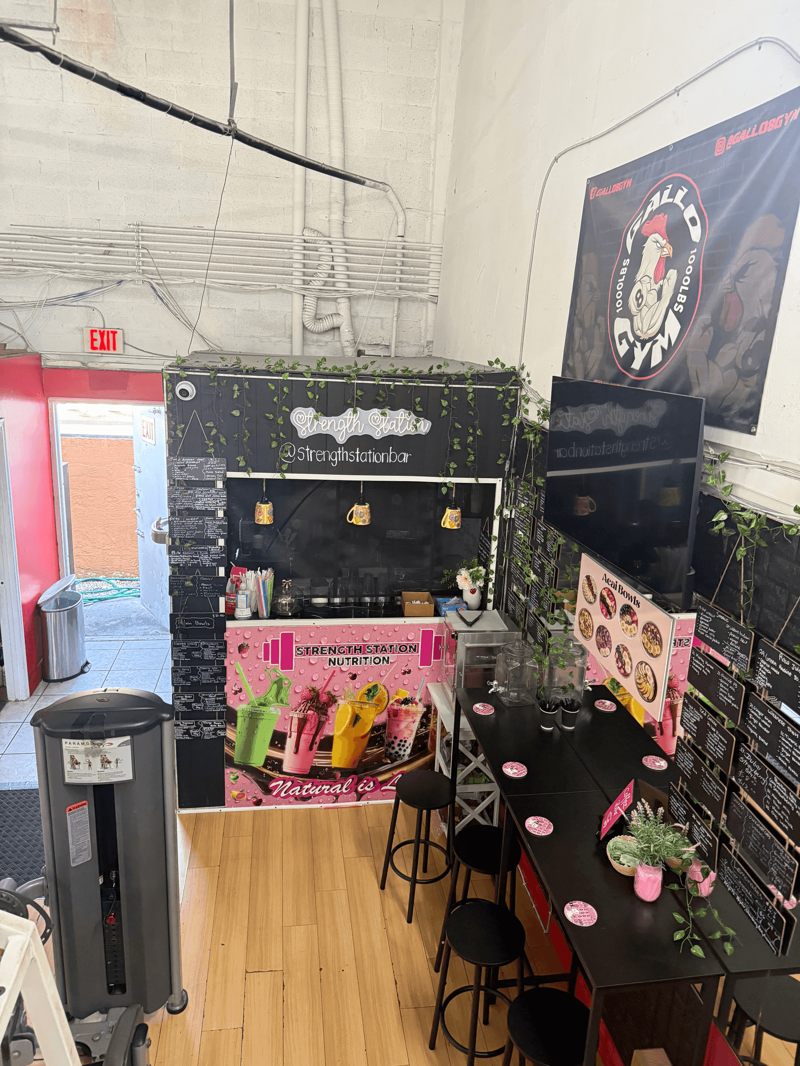 Strength Station Bar protein shakes and smoothies inside Gallo 8 Gym